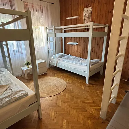 Ah-remini Garden House * Шиофок